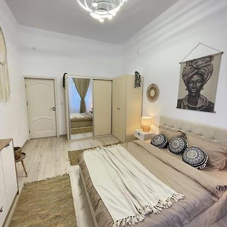 Apartament In Centrul Istoric Oradea Exterior foto